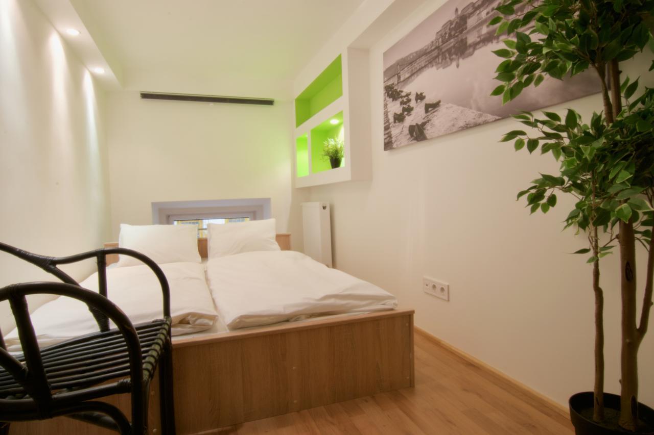 Standard Apartment By Hi5 - Terez 29 Budapest Exterior photo