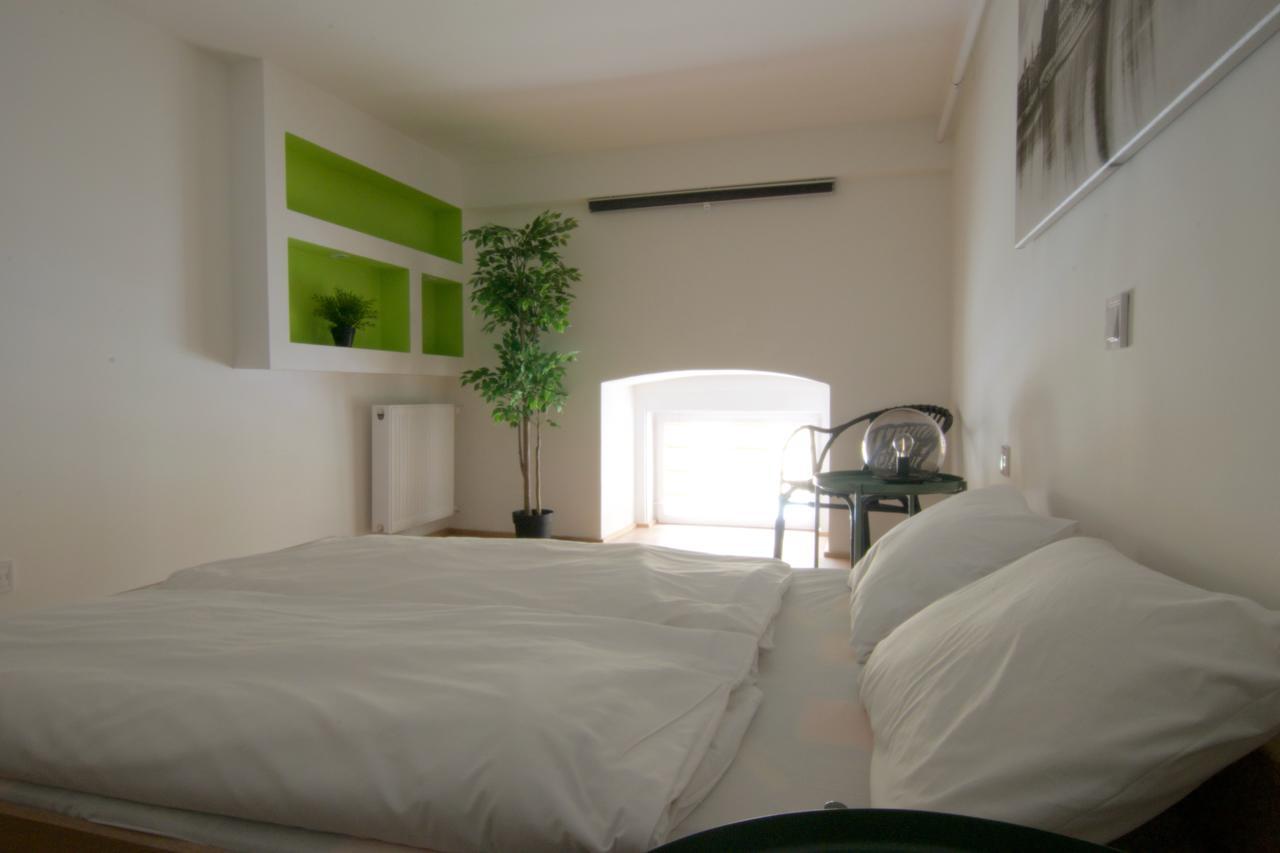 Standard Apartment By Hi5 - Terez 29 Budapest Exterior photo